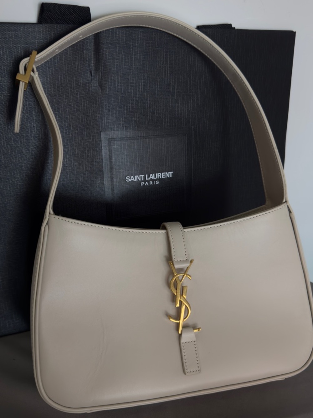 Saint Laurent Cream leather shoulder bag with Gold YSL logo